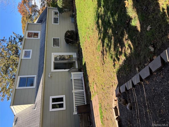 1 Glades Way, Halesite NY 11743