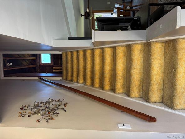 1 Glades Way, Halesite NY 11743