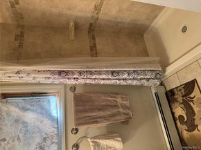 1 Glades Way, Halesite NY 11743