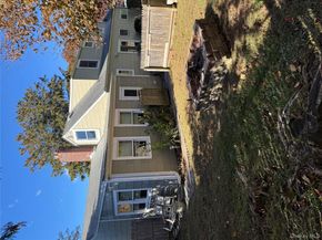 1 Glades Way, Halesite NY 11743