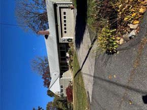 1 Glades Way, Halesite NY 11743