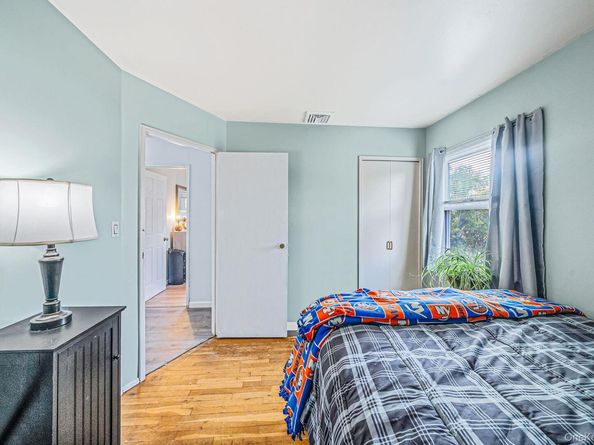 7 Hester Lane, Ronkonkoma NY 11779