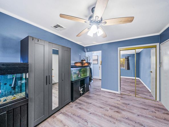 7 Hester Lane, Ronkonkoma NY 11779