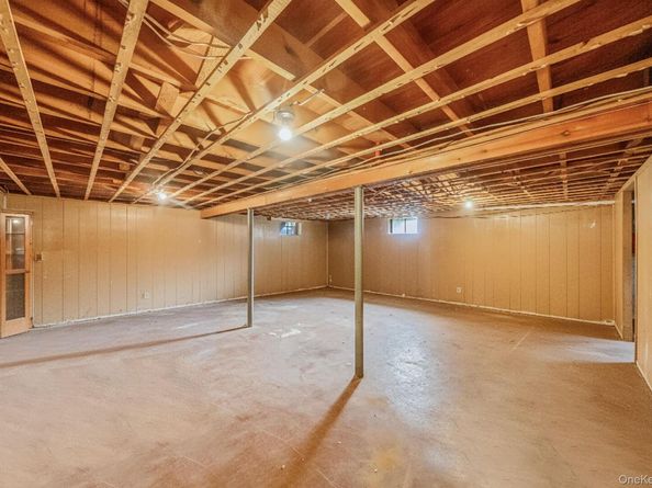 7 Hester Lane, Ronkonkoma NY 11779