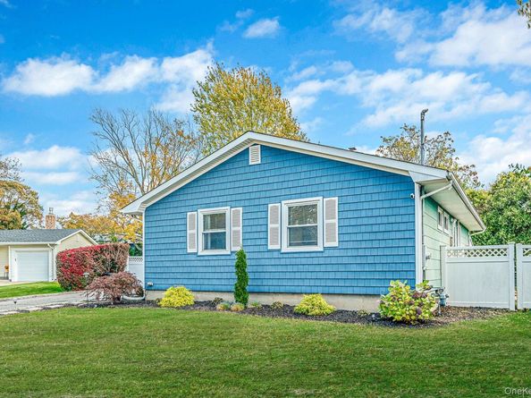 7 Hester Lane, Ronkonkoma NY 11779