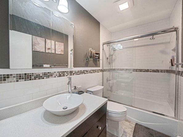 7 Hester Lane, Ronkonkoma NY 11779