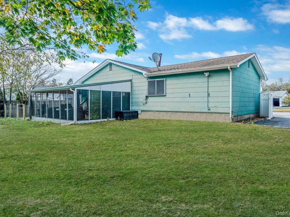 7 Hester Lane, Ronkonkoma NY 11779