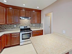 25 Hawthorne Street, Mount Sinai NY 11766