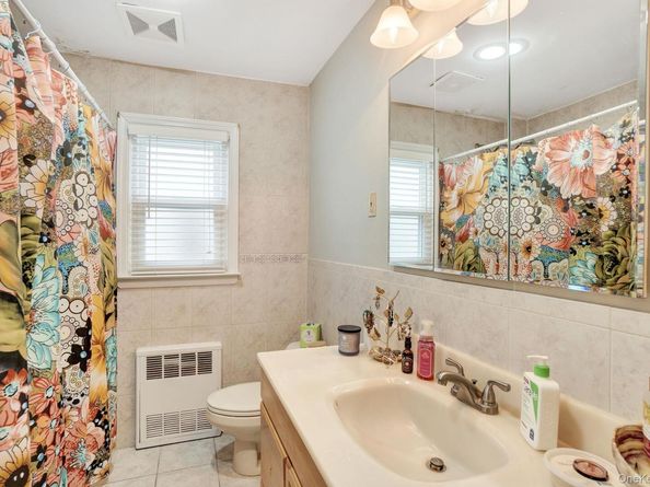 35 Gibson Boulevard, Valley Stream NY 11581