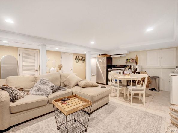 35 Gibson Boulevard, Valley Stream NY 11581