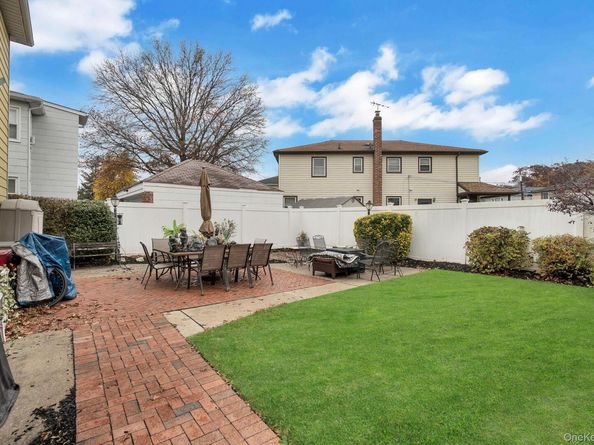 35 Gibson Boulevard, Valley Stream NY 11581