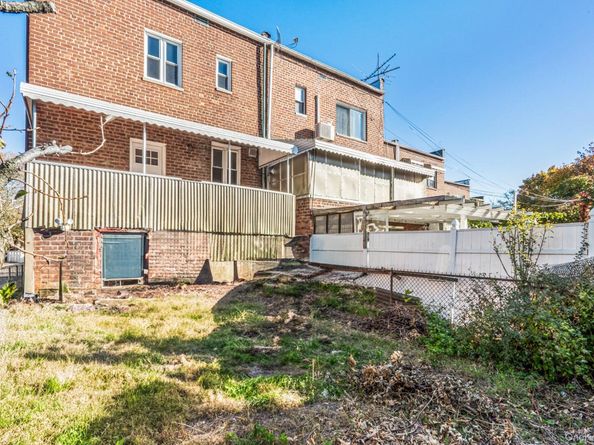 61-12 Main Street, Flushing NY 11358