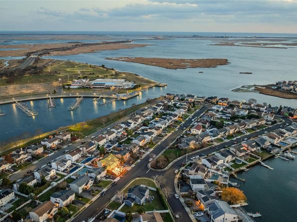 2929 Mandalay Beach Road, Wantagh NY 11793