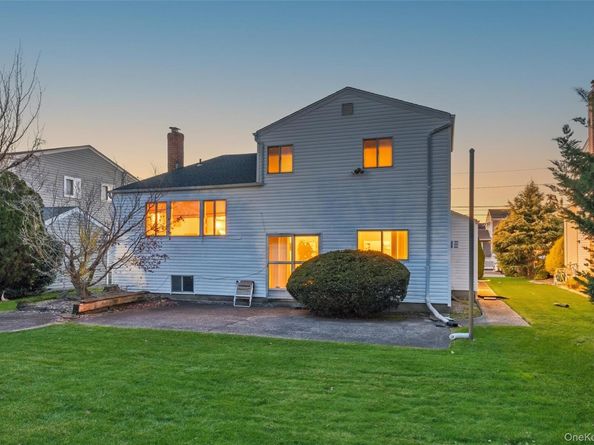 2929 Mandalay Beach Road, Wantagh NY 11793