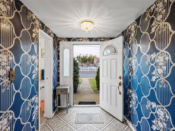 2929 Mandalay Beach Road, Wantagh NY 11793