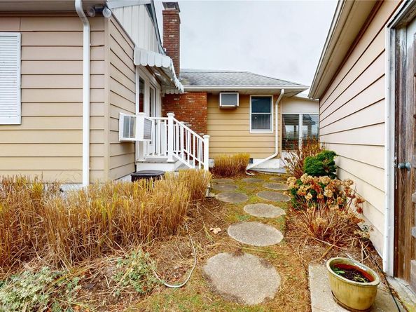 65 A Little Pine Lane, East Quogue NY 11942