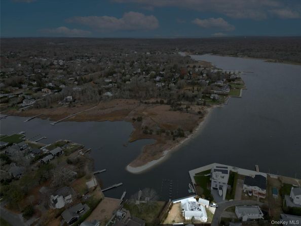 65 A Little Pine Lane, East Quogue NY 11942