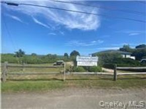 65 A Little Pine Lane, East Quogue NY 11942