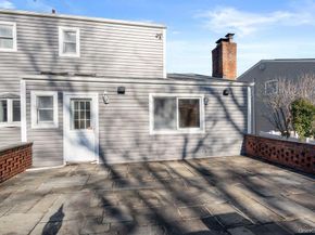 18 Barry Lane, Syosset NY 11791