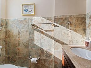 18 Barry Lane, Syosset NY 11791