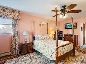 18 Barry Lane, Syosset NY 11791