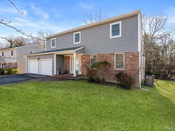 18 Barry Lane, Syosset NY 11791