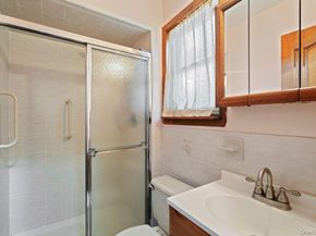 18 Barry Lane, Syosset NY 11791