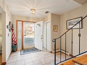 18 Barry Lane, Syosset NY 11791