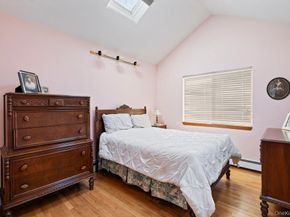 18 Barry Lane, Syosset NY 11791