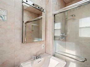 18 Barry Lane, Syosset NY 11791