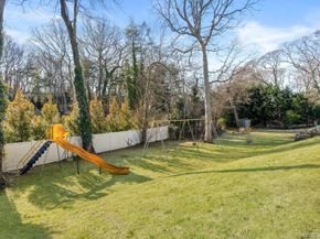 18 Barry Lane, Syosset NY 11791