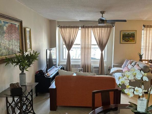 2550 Olinville Avenue 3D, Bronx NY 10467