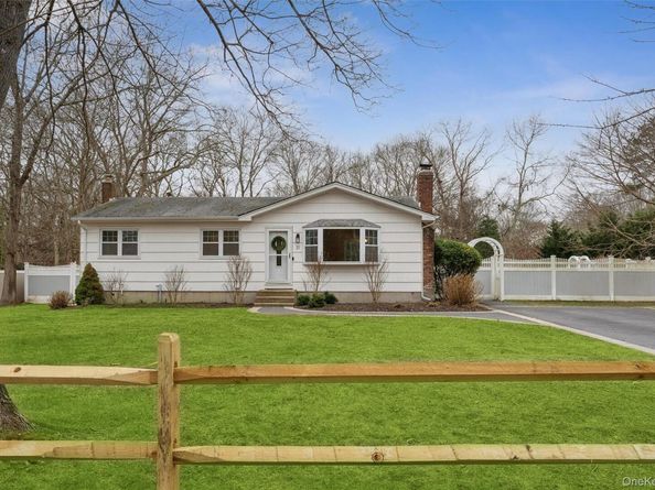 31 Howell Place, Speonk NY 11972