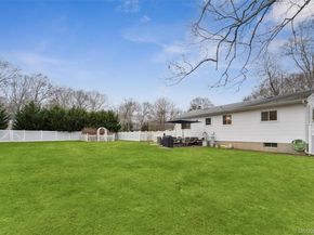 31 Howell Place, Speonk NY 11972