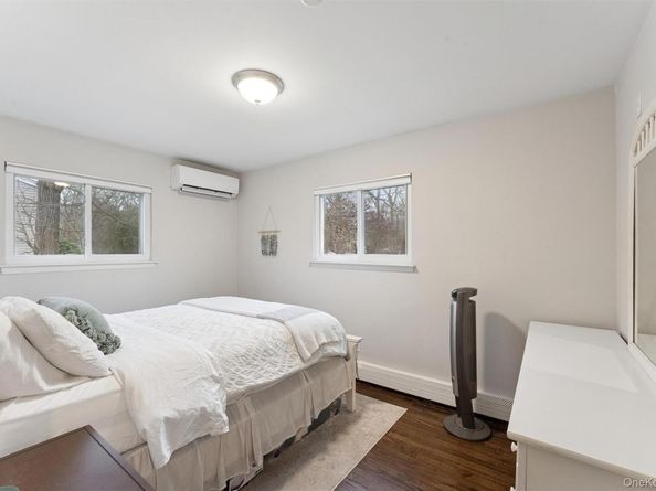 31 Howell Place, Speonk NY 11972