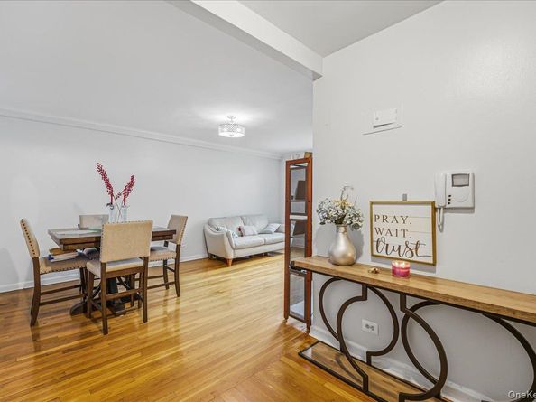 64-11 99 Street 414, Rego Park NY 11374