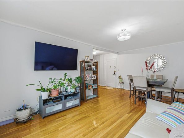 64-11 99 Street 414, Rego Park NY 11374