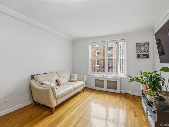 64-11 99 Street 414, Rego Park NY 11374