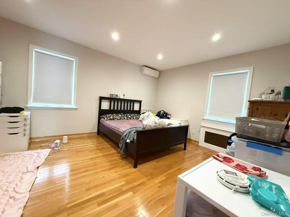 6423 181st Street, Fresh Meadows NY 11365