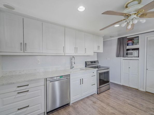 32 Needle Lane, Levittown NY 11756