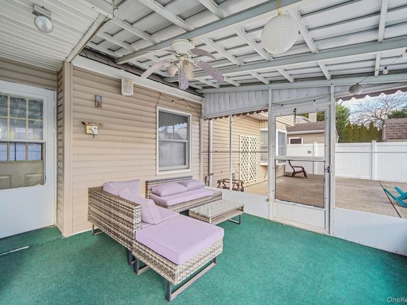 32 Needle Lane, Levittown NY 11756