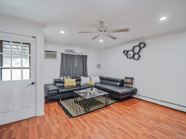 32 Needle Lane, Levittown NY 11756