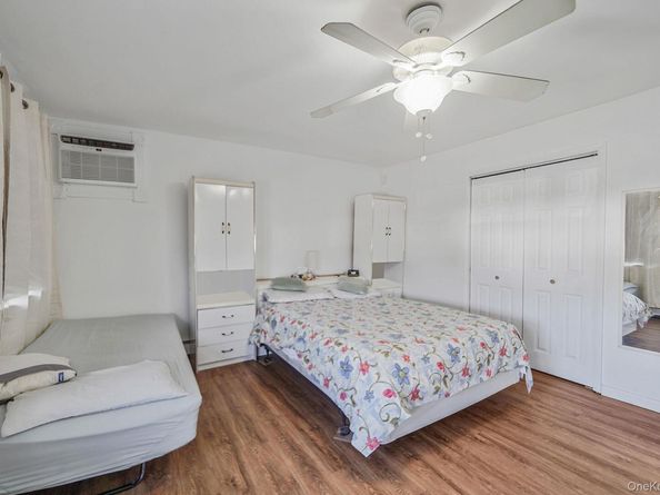 32 Needle Lane, Levittown NY 11756