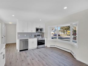 21 Piper Lane, Levittown NY 11756