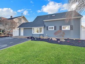 21 Piper Lane, Levittown NY 11756