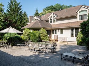 527 Split Rock Road, Syosset NY 11791