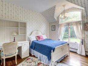 527 Split Rock Road, Syosset NY 11791