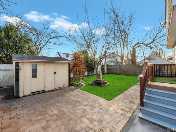 69 E 8th Street, Huntington Station NY 11746