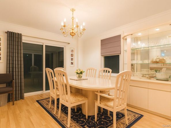 9 Bagley Avenue, Albertson NY 11507