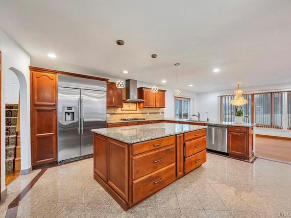 64 Fox Place, Hicksville NY 11801